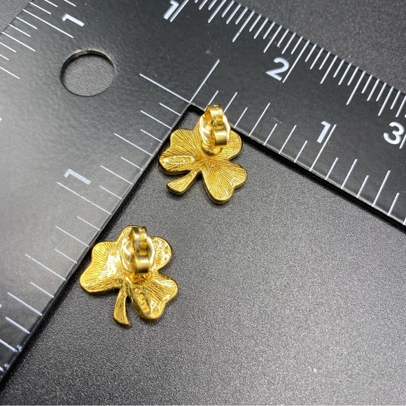 AVON Gold & Green Shamrock Vintage Pierced Earrings - Picture 4 of 8